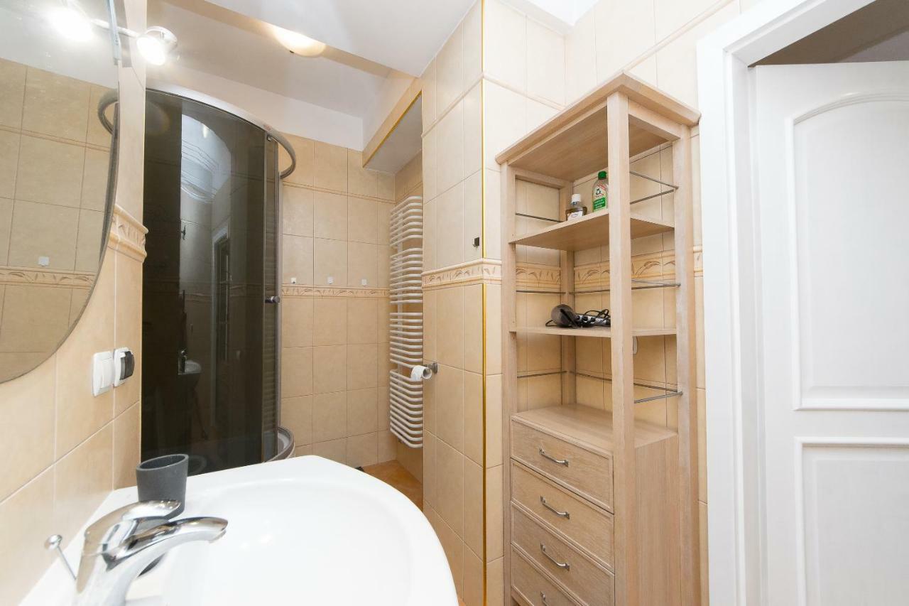 Spacious Apartment In Old Town P4You Pl Краков Экстерьер фото